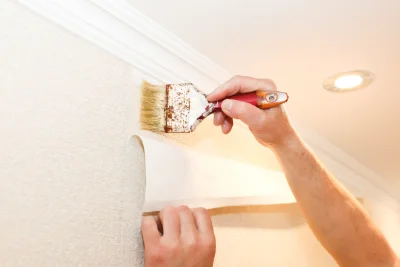 Pose de papier peint à Rugney — revêtements muraux et toiles de verre